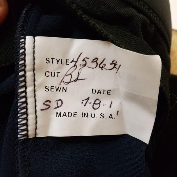 Tankini top NWOT tiered black flattering tankini top style number 453634 size 8 - Picture 5 of 5